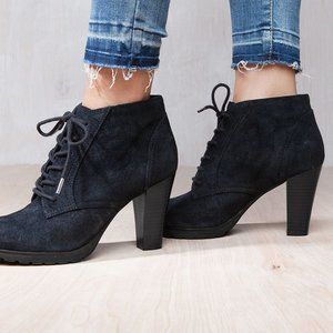 White Mountain Sugarbabe Black Suede Booties